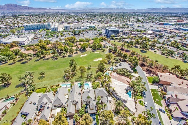 Building Photo - 3111 Bel Air Dr