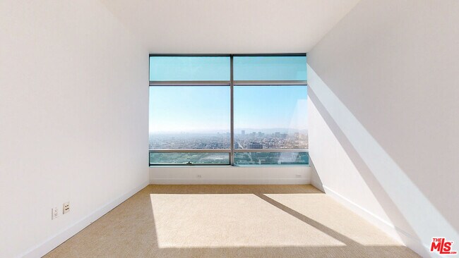 Building Photo - 900 W Olympic Blvd