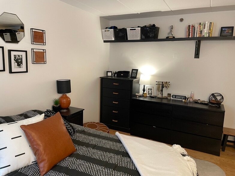 Building Photo - 1933 Commonwealth Ave