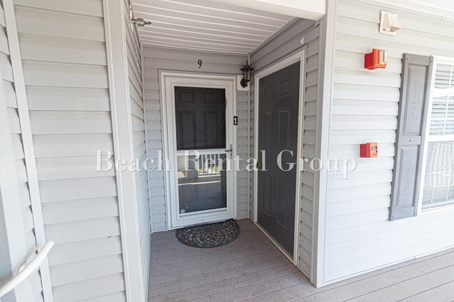 Building Photo - 4850 Meadowsweet Dr