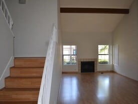 Building Photo - 2031 Pepperwood Ln