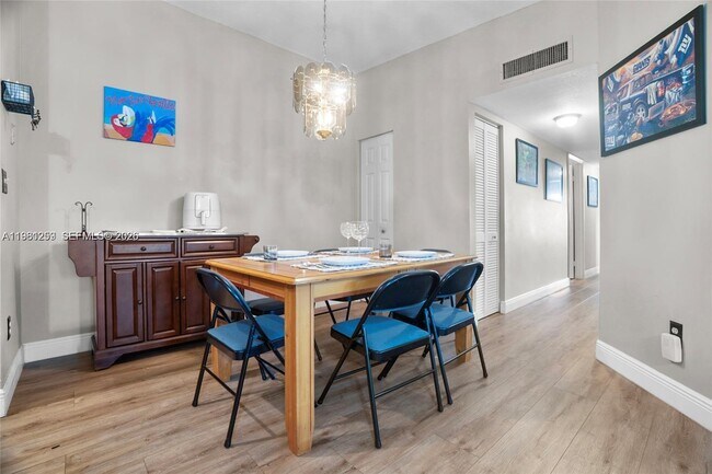 Building Photo - 9606 W McNab Rd