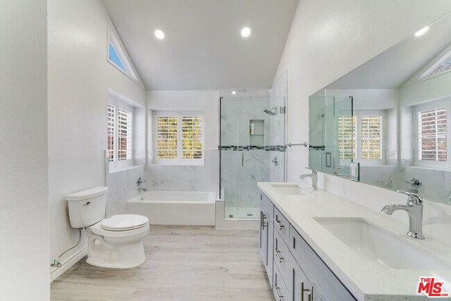 Building Photo - 3860 Cazador St