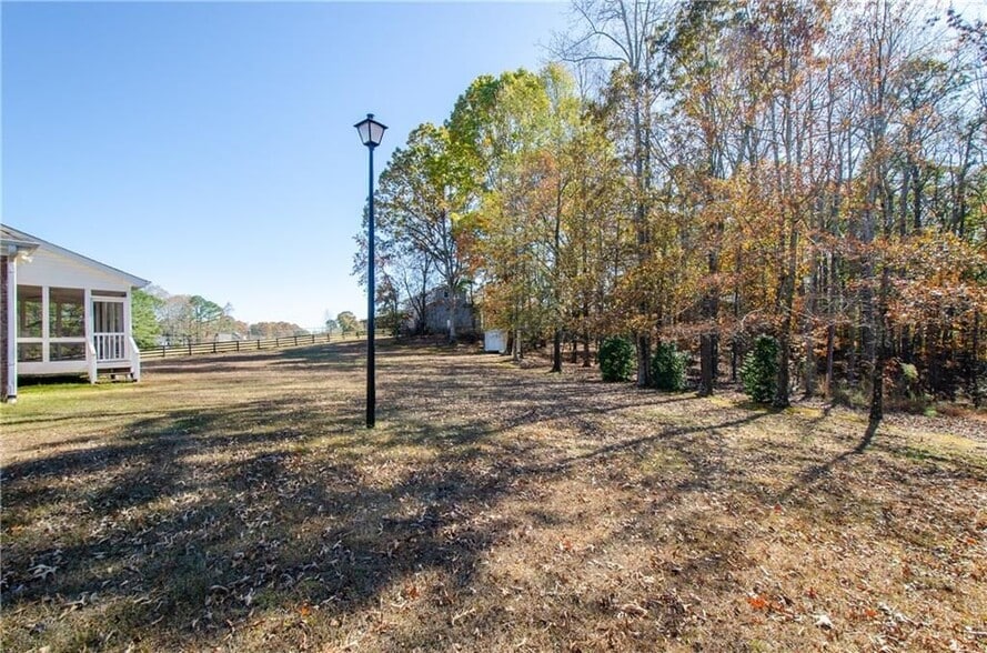 Building Photo - 3950 Chattahoochee Rd