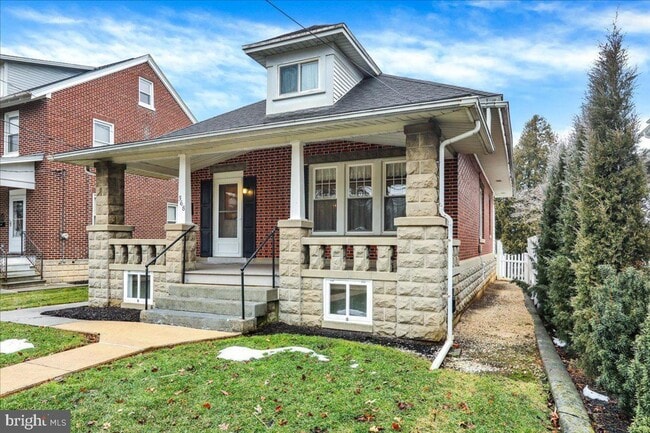 Building Photo - 2 Bed 1 Bath Single Family Home In Mount Joy