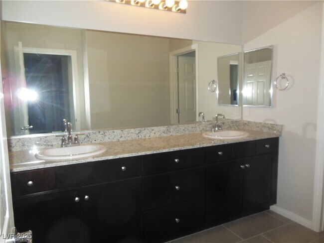 Building Photo - 2664 Crystal Quartz St