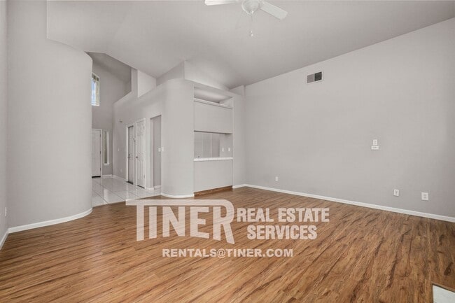 Building Photo - 2337 Fallwater Ln