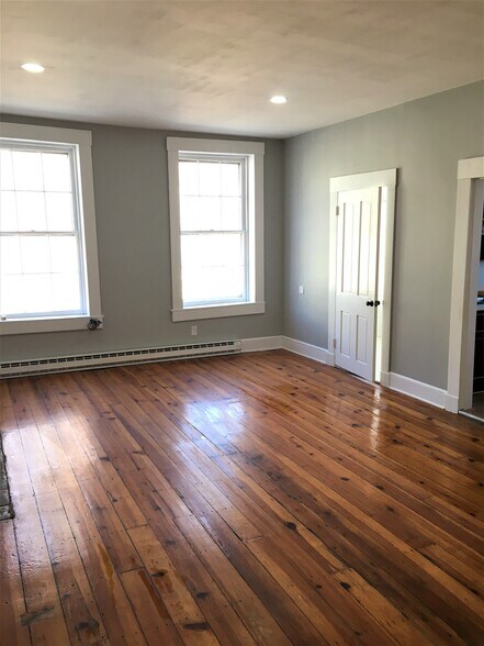 Building Photo - 25 W Boscawen St