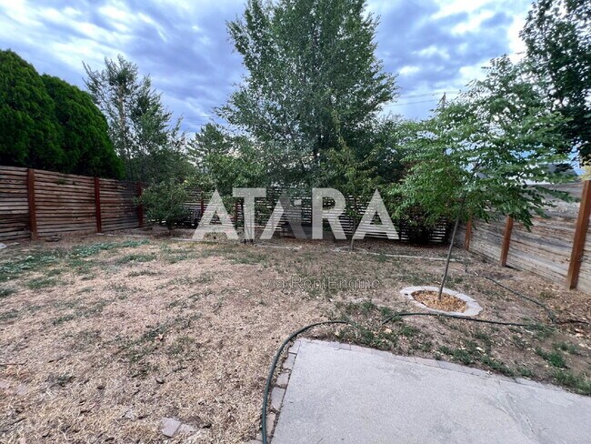 Building Photo - 3213 Rushton Ln