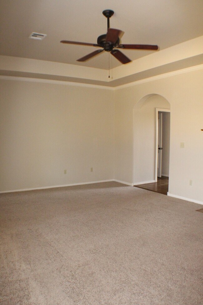 Building Photo - Bixby home available now!