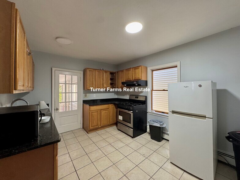 Building Photo - 40 Plymouth St