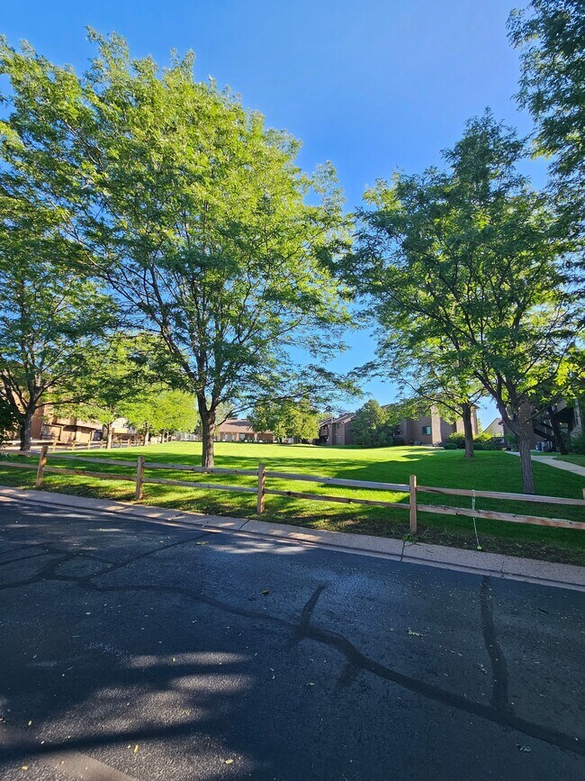 Building Photo - 945 Moorings Dr