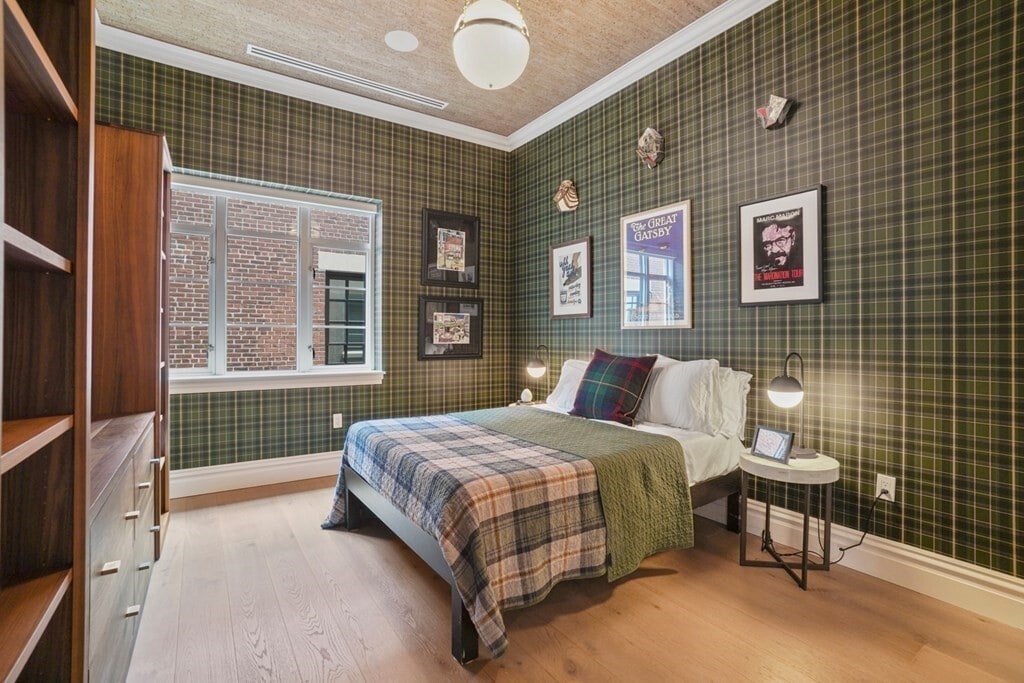 Building Photo - 32 Derne St