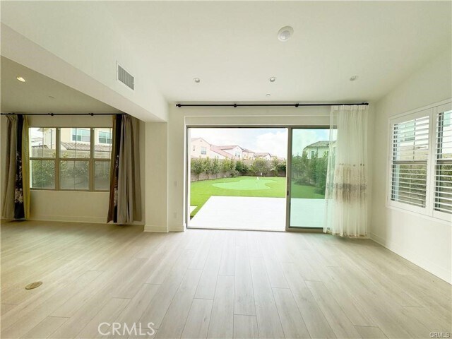 Building Photo - 148 Sabbia