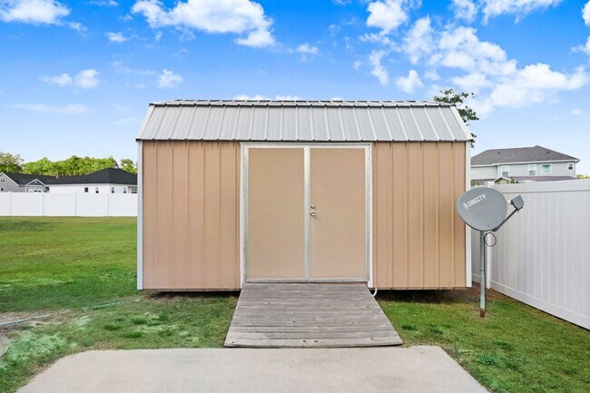Building Photo - SPACIOUS 3000+ Sq Ft 2-Story Home in Sprin...