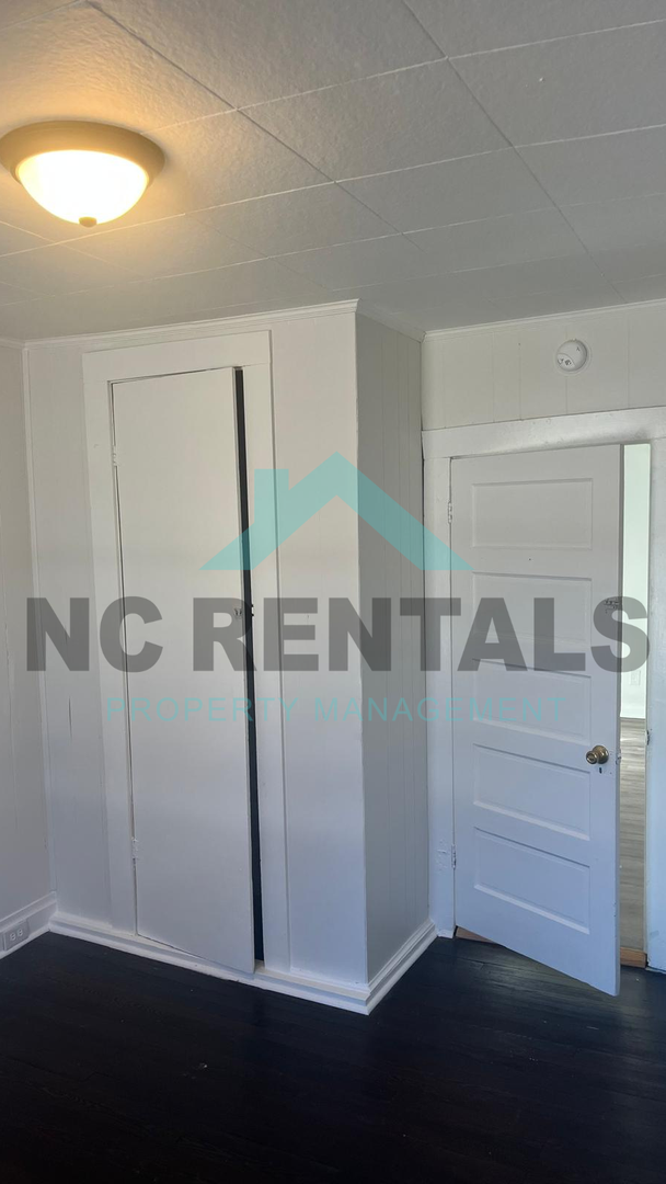 Building Photo - 3 BEDROOM 1 BATH IN WINSTON-SALEM, NC 27101