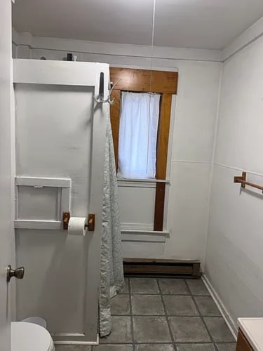 Bathroom - 4059 Church St