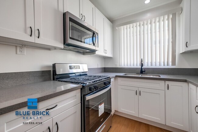 Building Photo - 5320 Corteen-18