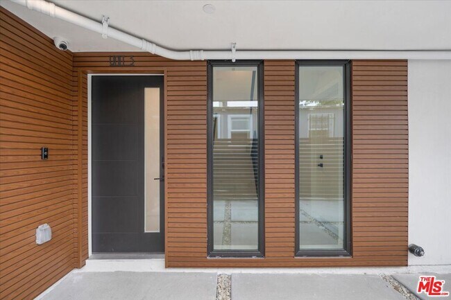 Building Photo - 4922 S Centinela Ave