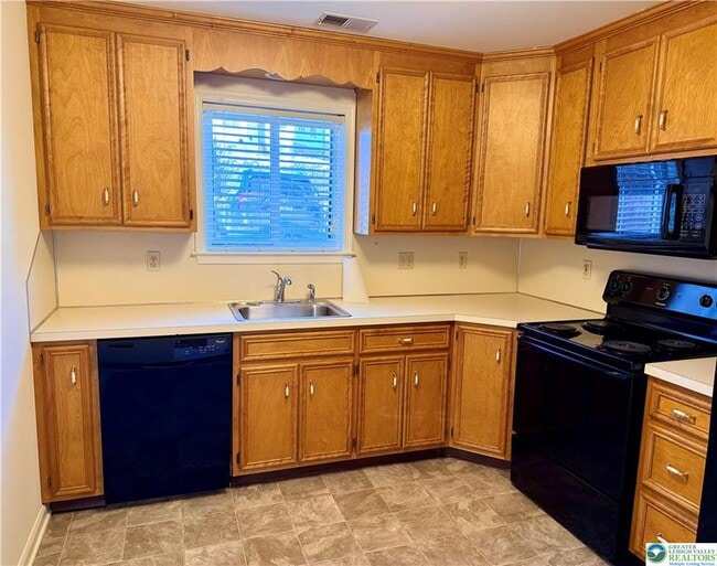 Building Photo - 867 Cold Spring Rd