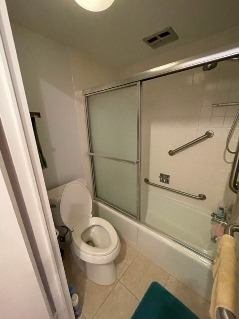 Building Photo - 1301 N Western Ave