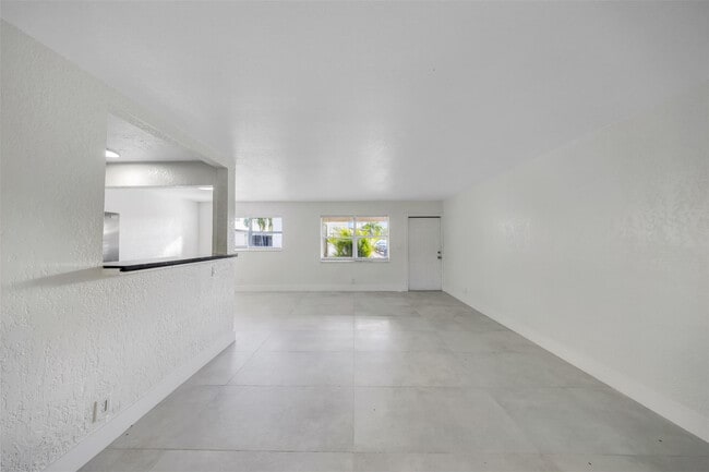 Building Photo - 20 NW 7th Ave