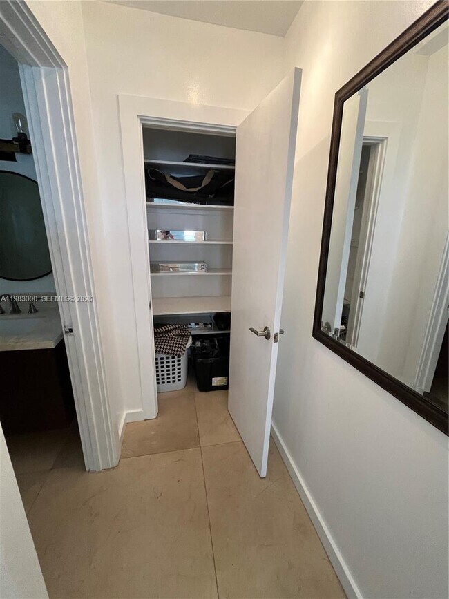 Building Photo - 10190 Collins Ave