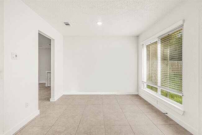 Building Photo - 2239 Pilgrims Point Dr
