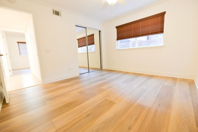 Building Photo - 251 Avenida Madrid