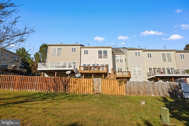 Building Photo - 12 Popes Creek Ln