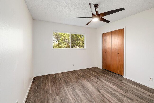 Building Photo - 509 Cedar Dr