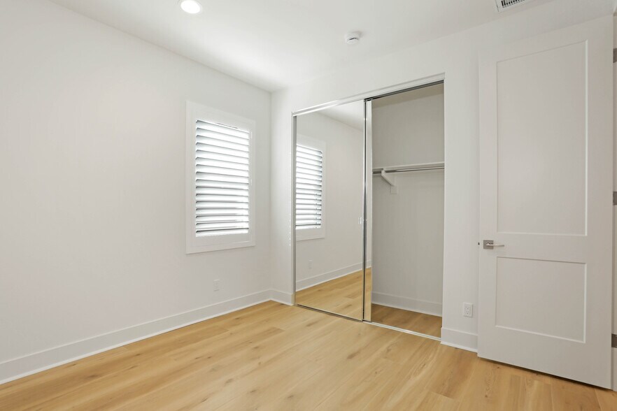 Building Photo - 3133 Smith Pl