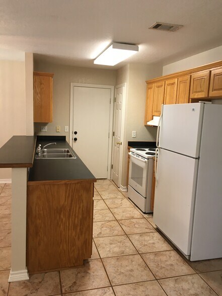 Building Photo - 149 Satch Dr