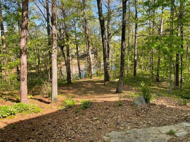 Building Photo - 1378 Greencrest Ct SW