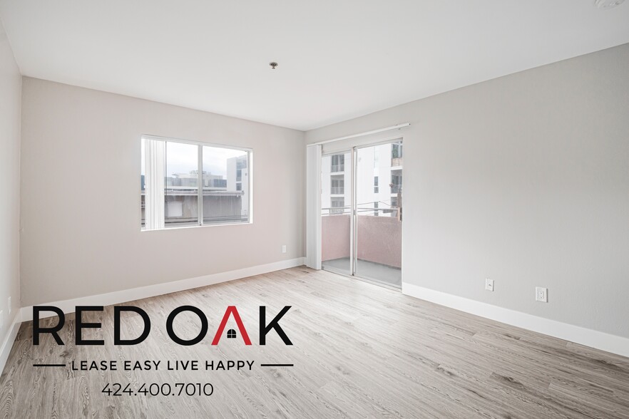 Building Photo - 6700 Franklin Pl