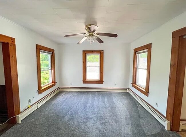 Building Photo - 7 Leonard Ave