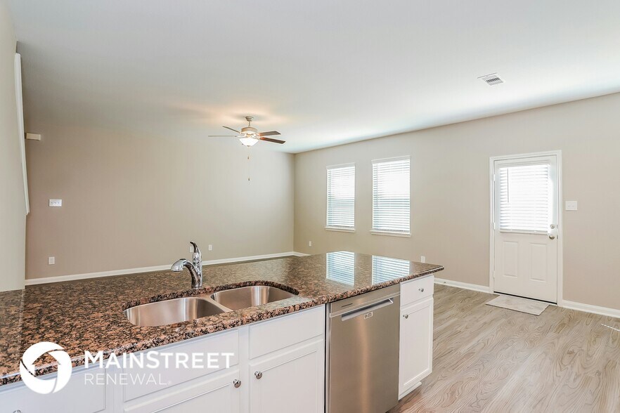 Building Photo - 26119 Hals Dr