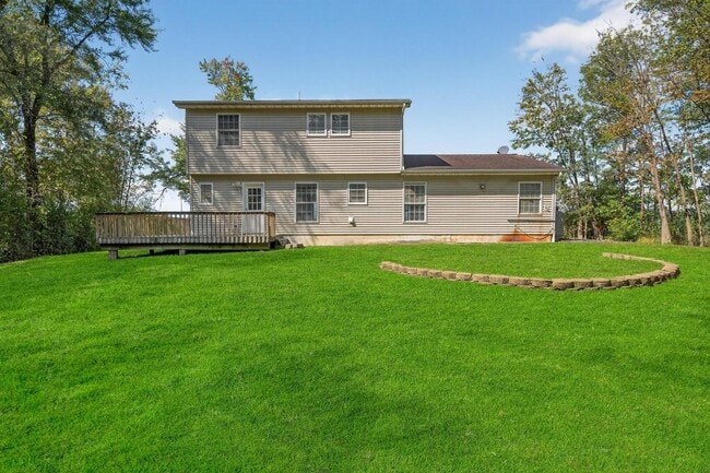 Building Photo - 531 NY-211