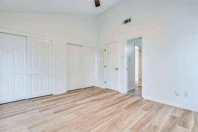 Building Photo - 1306 Glenda Dr