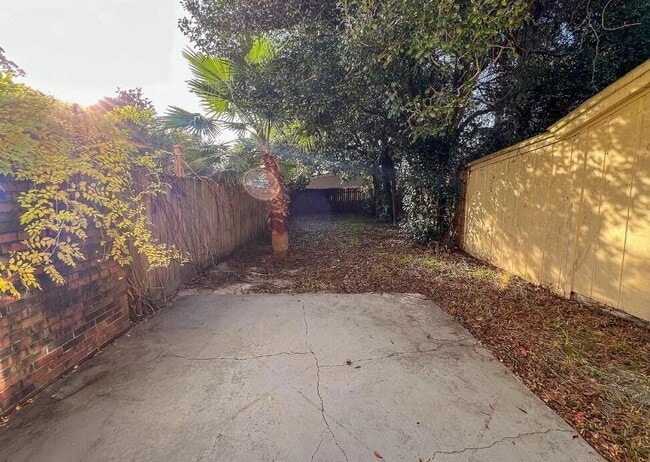 Building Photo - 16 Cape Dr NW