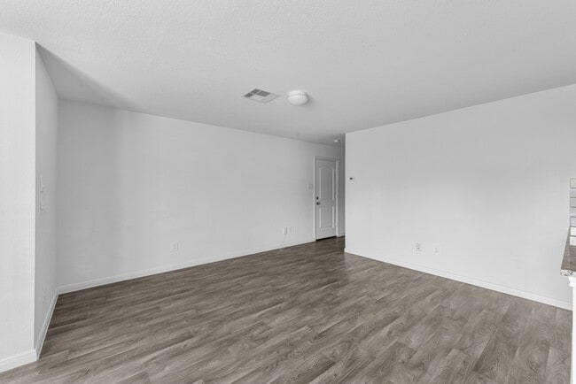 Building Photo - 12998 Sorrento Bay Dr