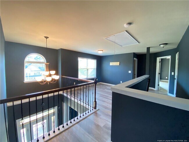 Building Photo - 199 Skycroft Dr