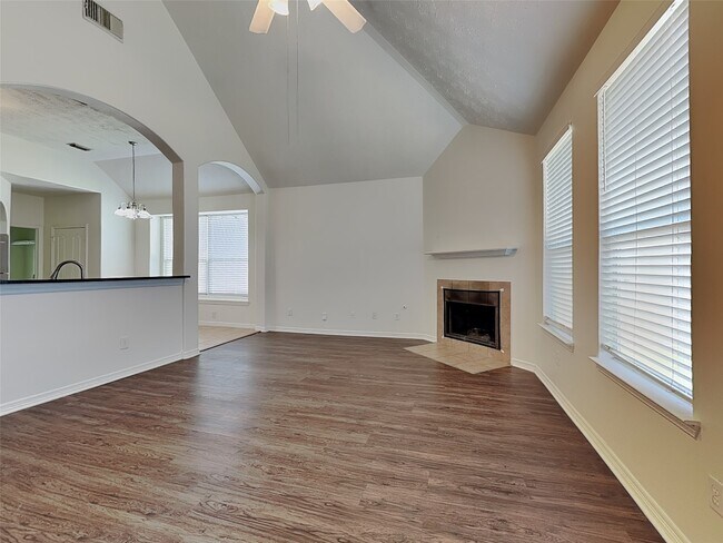 Building Photo - 30622 N Sulphur Creek Dr