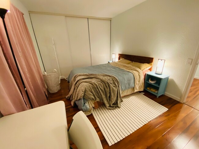 Building Photo - 2506 Cabrillo Dr