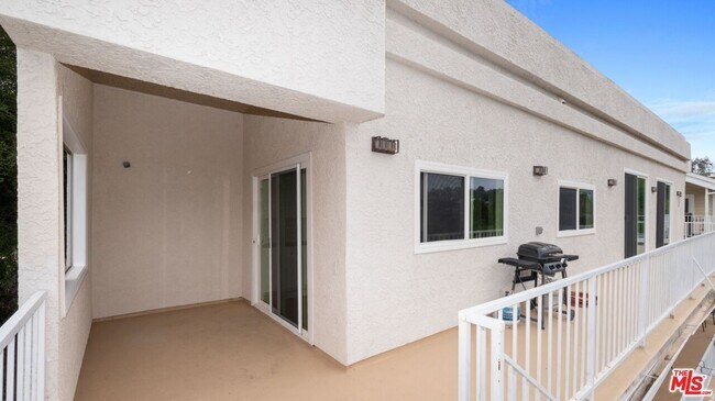 Building Photo - 5035 Escobedo Dr