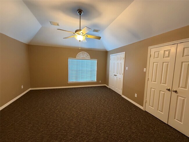 Building Photo - 9110 Prairie Trails Dr