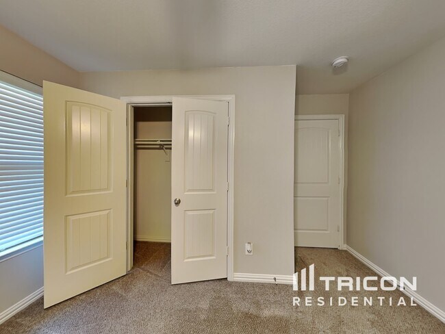 Building Photo - 7432 Durness Dr