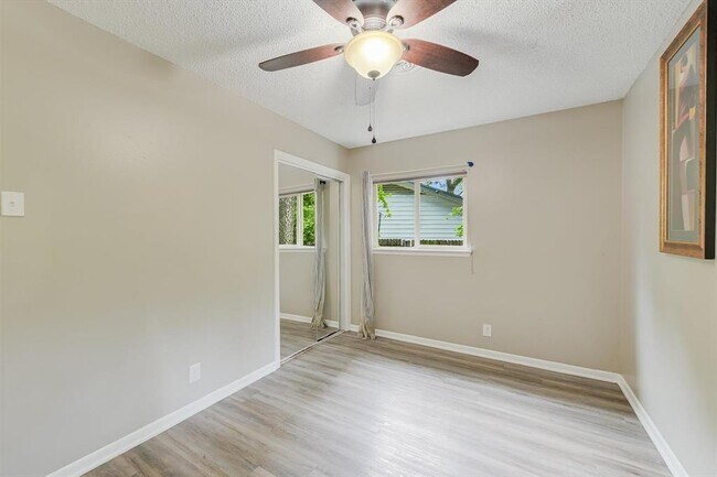 Building Photo - 8711 Bridgeport Dr