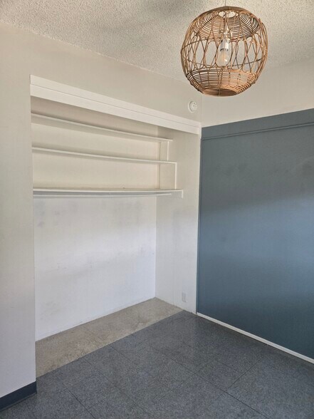 Building Photo - 1305 Phillips Ave