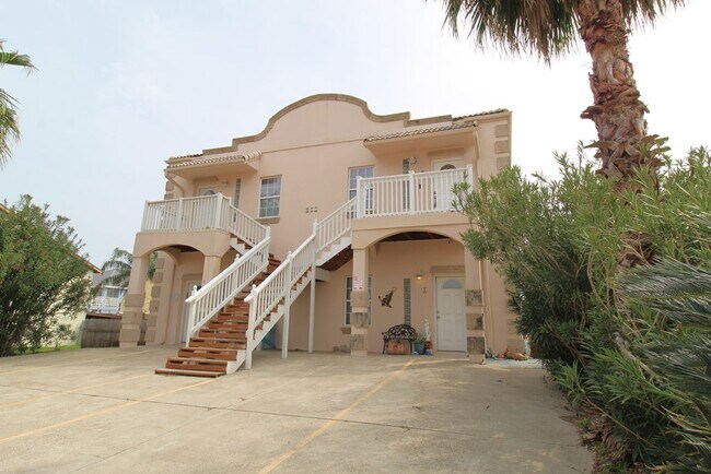 Building Photo - 107 E Swordfish St